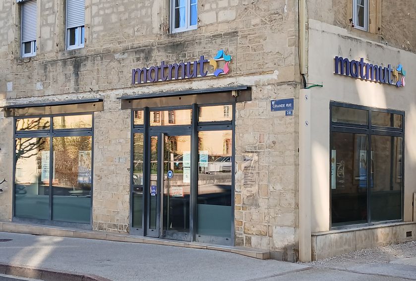 Devanture agence Matmut Morteau 28 Grande Rue