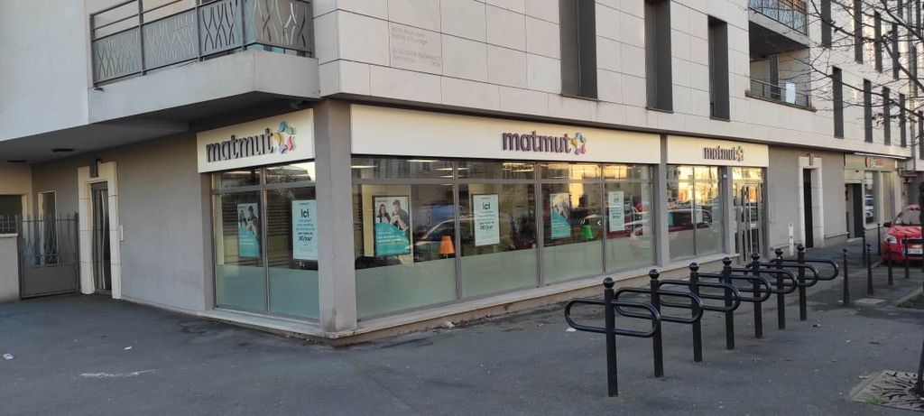 Devanture agence Matmut Sartrouville 152 Avenue Maurice Berteaux