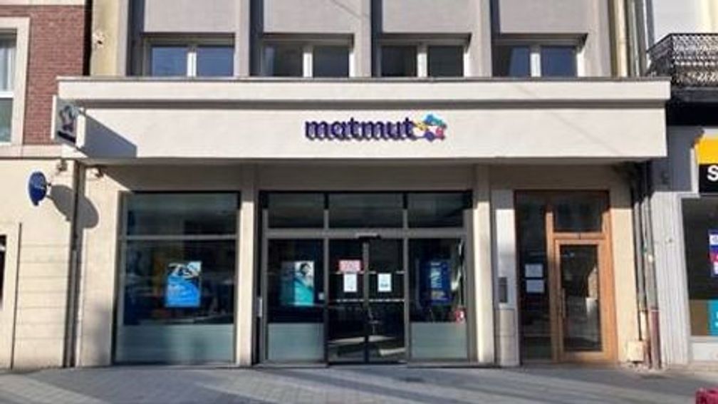 Devanture agence Matmut Cambrai 6 Rue du Maréchal de Lattre de Tassigny