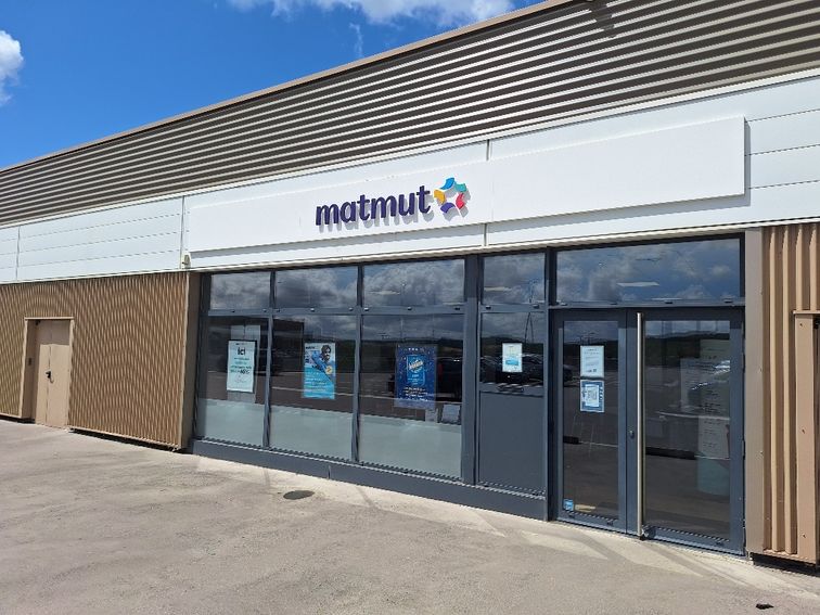 Devanture agence Matmut Auch Zone commerciale Le Grand Chêne