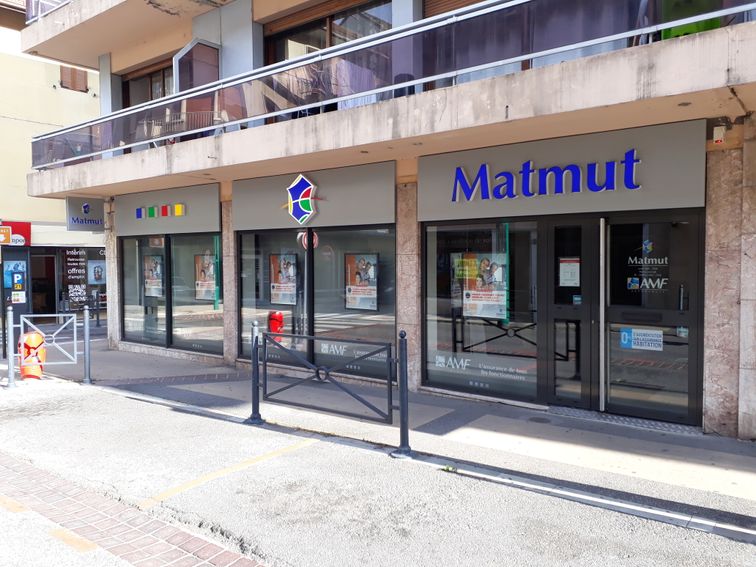 Devanture agence Matmut Cluses 7 Rue Joseph Nicollet