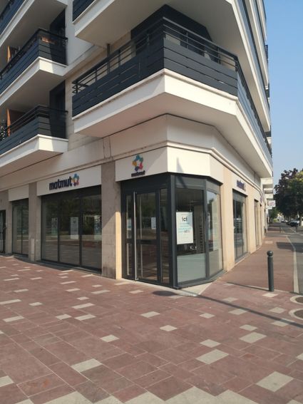 Devanture agence Matmut Créteil 51-59 Avenue Pierre Brossolette