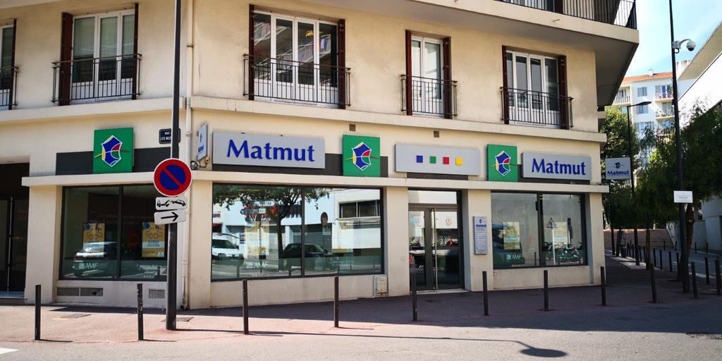 Devanture agence Matmut Antibes Rue des Lits Militaires