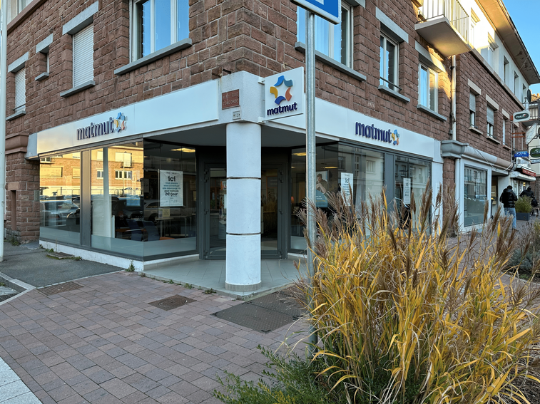 Devanture agence Matmut Saint-Dié-des-Vosges 13/15 Rue Dauphine