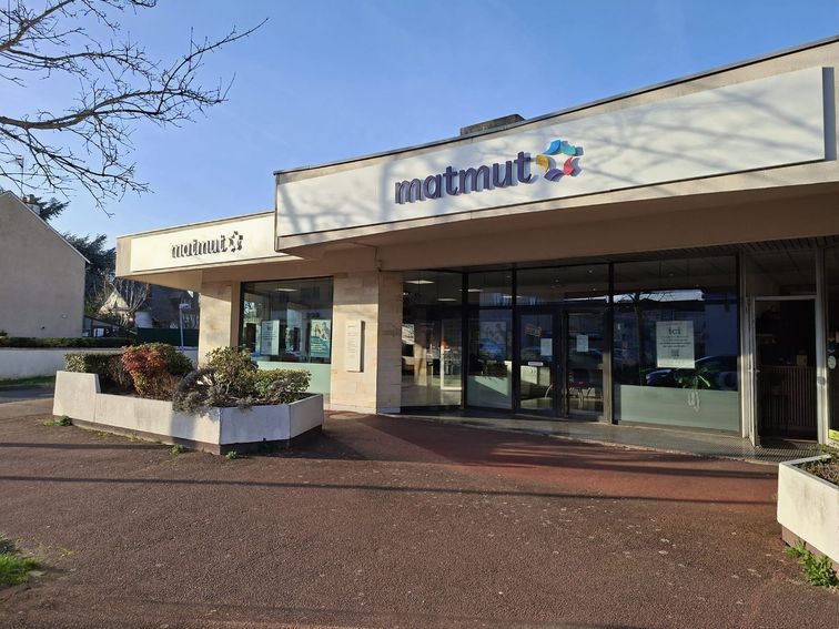 Devanture agence Matmut Vendôme 8 Avenue Gérard Yvon