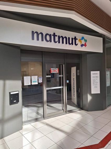 Devanture agence Matmut Onet-le-Château E.Leclerc ONET LE CHATEAU