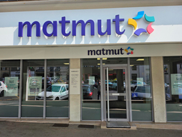 Devanture agence Matmut Guéret 18 Rue Eugène France