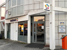 Devanture agence Matmut Pessac 37 Avenue du Général Leclerc