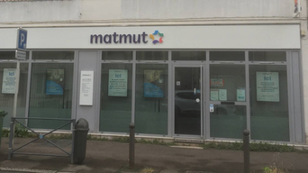 Devanture agence Matmut Fleury-Les-Aubrais 123 Rue André Dessaux