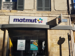 Devanture agence Matmut Bergerac 28 Rue Sainte-Catherine