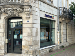 Devanture agence Matmut Châteauroux 39 Place Gambetta