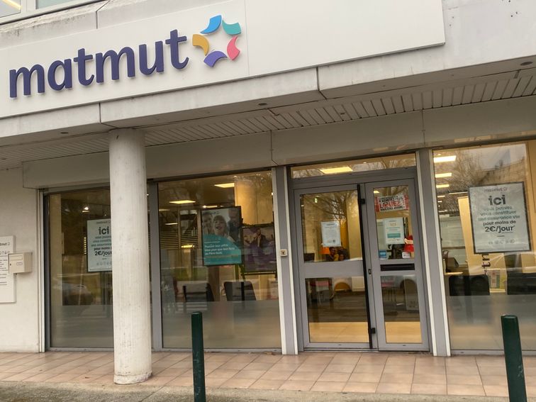 Devanture agence Matmut Toulouse 161 Avenue de Grande Bretagne