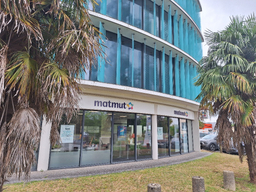 Devanture agence Matmut Pau 70 Avenue Louis Sallenave