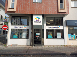 Devanture agence Matmut Barentin 11 Place de la Libération