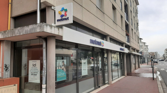 Devanture agence Matmut Décines-Charpieu 212-214 Avenue Jean Jaurès