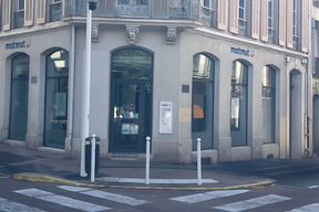 Devanture agence Matmut Toulon 6 Rue d'Antrechaus