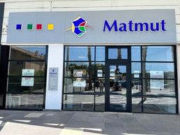 Devanture agence Matmut Marignane Avenue du 8 Mai 1945