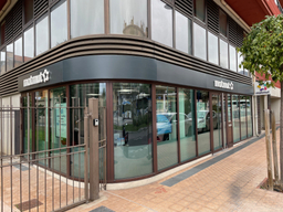 Devanture agence Matmut Menton 17 Avenue Sospel