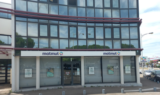 Devanture agence Matmut Nîmes 442 Avenue Jean Prouvé