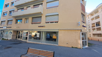 Devanture agence Matmut Draguignan 58 Avenue Lazare Carnot