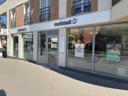 Devanture agence Matmut Montigny-Le-Bretonneux 52 Boulevard Vauban