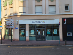 Devanture agence Matmut Suresnes 66 Avenue Jean Jaurès
