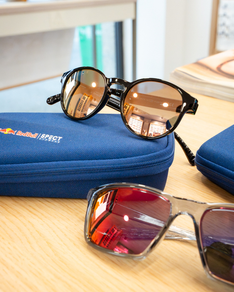 b7e33e43-d024-43ec-8883-fd7c868d3891