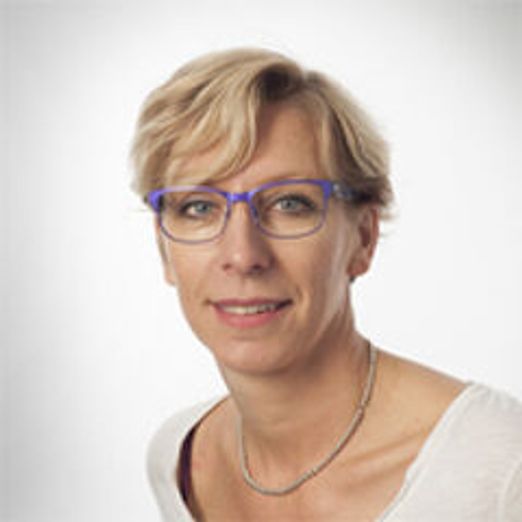 Mme Daphne Evrard, votre Opticien Atol à Saint just en chaussee