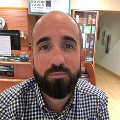 M. Pierre Pignot, votre opticien Atol à Issoire - Place de la République