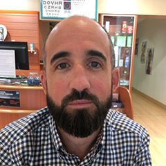 M. Pierre Pignot, votre opticien Atol à Issoire - Place de la République