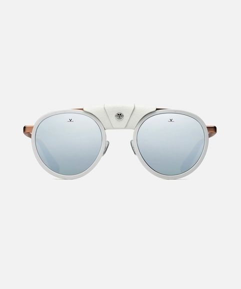 e1012b73-0a79-4407-a80e-4dd9c14daae7