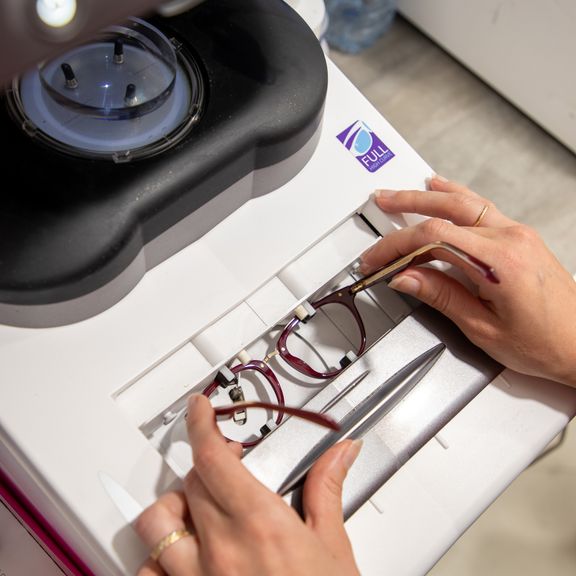 14d7b881-11e2-4f5a-8353-91a1629ae90c