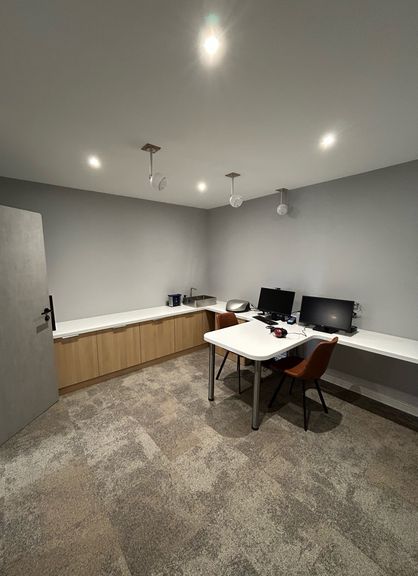 a2b56960-1f2f-4086-aeaf-36af85f91912