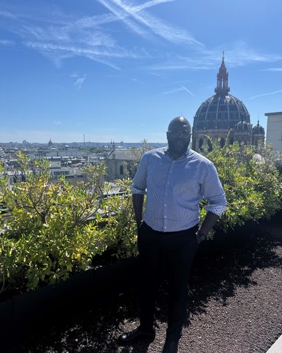 898981de3818477c8587416bf9f48490