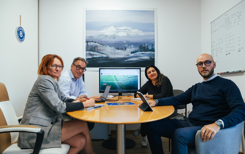 e985cbd6-3e33-40a7-b63e-96acae6823e4