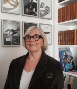 b1712589-dbb1-4f47-aaf4-e0aef4115fc7