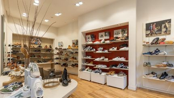 Magasin de chaussures à Dinan
