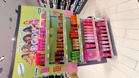 Parfumes ton look avec les Fat Oil de chez Nyx !