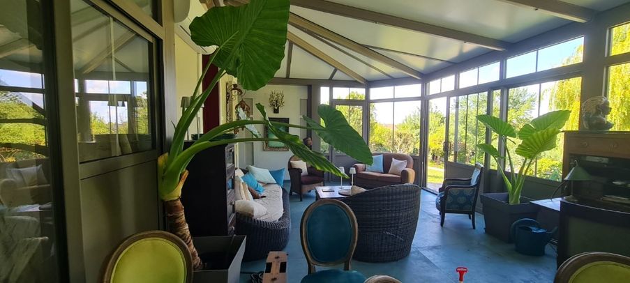 63d5e286-c8a4-4e53-8d0f-2c7d0df03e4e