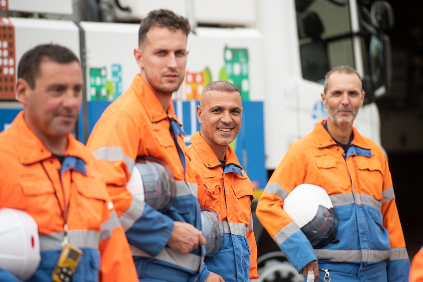 e1c744ff-d8f6-47ee-8c2c-0f882cbc4f04