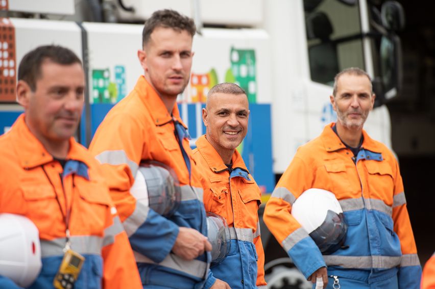 e1c744ff-d8f6-47ee-8c2c-0f882cbc4f04