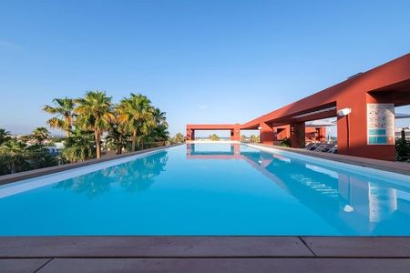 021b9b6c-7d81-4d93-ac22-80d4491593ee